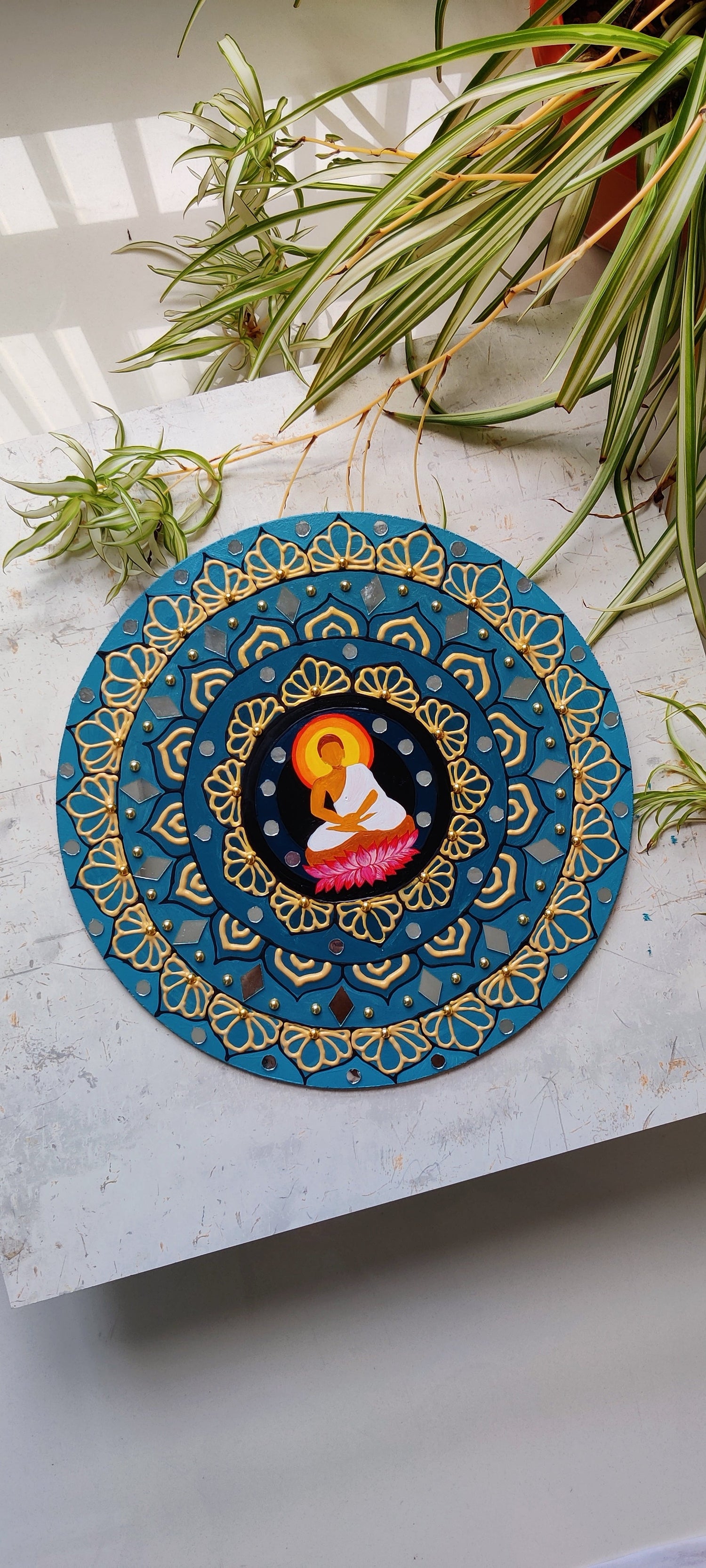 Round premarked MDF base for mandala painting